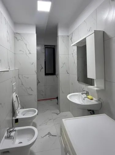 Foto di Appartamento in affitto Astir, Tiranë