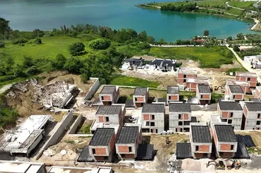 Foto di vila in vendita Liqeni i Farkës, Tiranë