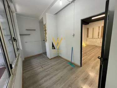 Foto di commercial in affitto Blloku, Tiranë