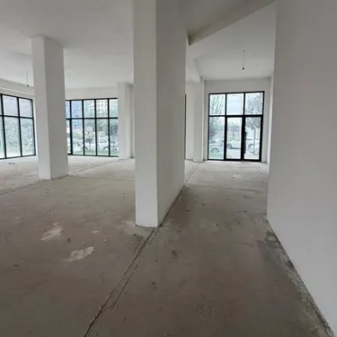 Фото commercial в аренду Rruga Leonard Frroku, Tiranë