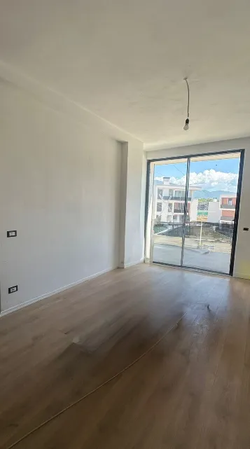 Фото Квартира на продажу Tulipan Residence, Tiranë