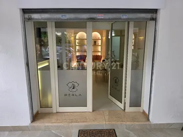 Fotografie commercial na prodej Bulevardi Bajram Curri, Tiranë