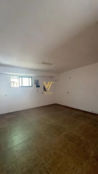 Fotografie shop k pronájmu Blloku, Tiranë