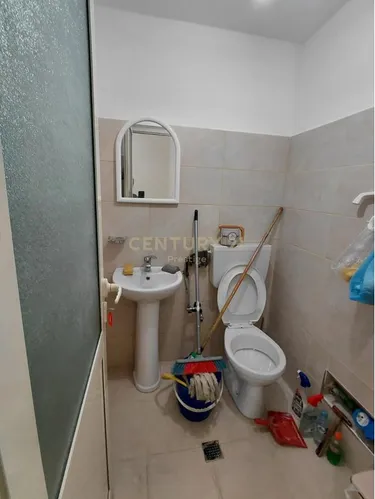 Фото store на продажу Rruga Ali Demi, Tiranë