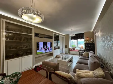 Фото Квартира на продажу Komuna e Parisit, Kompleksi Kika 1, Tiranë, Tirane