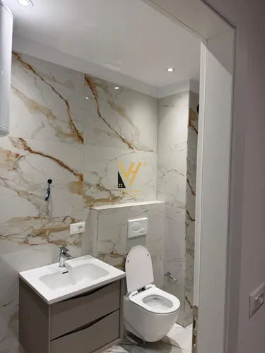 Foto di commercial in vendita Stacioni i Trenit, Tiranë