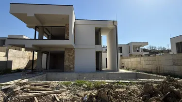Foto di vila in vendita Farkë, Tiranë