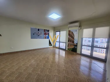 Foto av office till uthyrning Zogu i Zi, Tiranë
