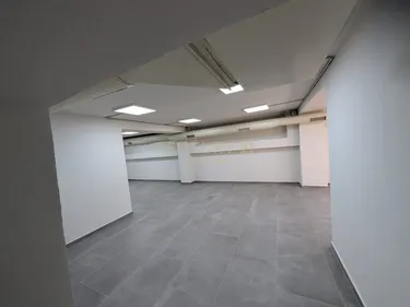 Foto di commercial in vendita Tirana e Re, Rruga Vasil Shanto, Tiranë