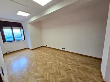 Zdjęcie office do wynajęcia Rruga Abdi Toptani, Tiranë