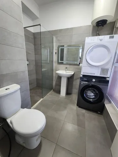 Foto von studio zum verkauf Mangalem, Ali Demi, Tiranë