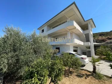 Foto von vila zum verkauf Farkë, Baza e Helikopterëve, Tiranë