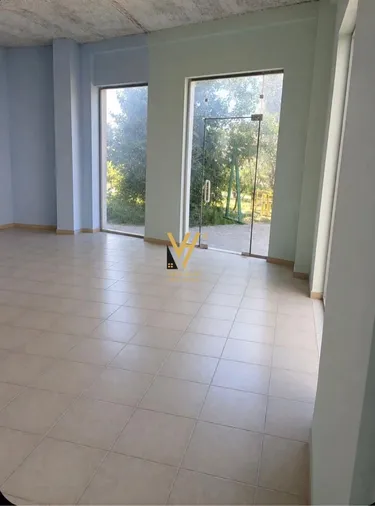 Fotografie commercial na prodej Qyteti Studenti, Tiranë