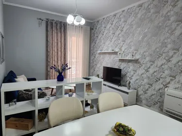Fotografie Byt k pronájmu Kompleksi Delijorgji, Tiranë