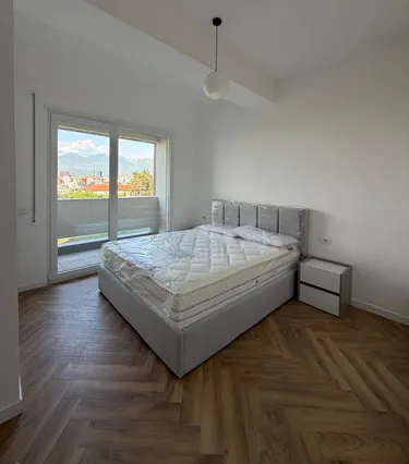Foto di Appartamento in affitto Rruga e Kavajës, Tiranë