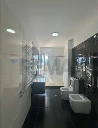 Foto di Appartamento in vendita Liqeni i Thatë, Tiranë
