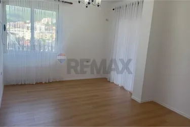 Foto von Wohnung zum verkauf Fresk, Rruga Sotir Caci, Tiranë