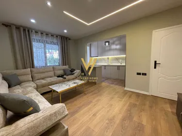 Foto di Appartamento in vendita Rruga Ali Demi, Tiranë