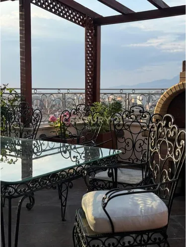 Фото Квартира на продажу Qendra, Tiranë