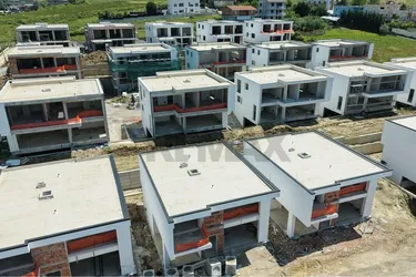 Foto av vila till salu Siar Residence, Liqeni i Farkës, Tiranë