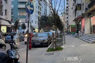 Zdjęcie shop na sprzedaż Yzberisht, Bulevardi Migjeni, Tiranë