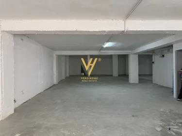 Foto av store till uthyrning Uzina Traktori, Tiranë