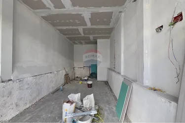 Фото shop на продажу 21 Dhjetori, Rruga Kongresi i Lushnjes, Tiranë