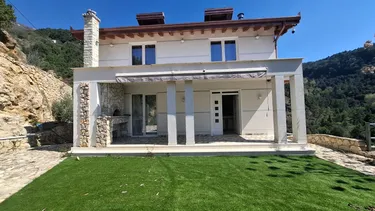 Foto e Vilë në shitje Select Hill Resort, Linze, Tiranë