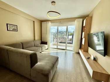 Foto av Lägenhet till salu Tiranë, Liqeni Thatë