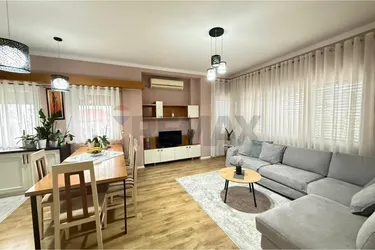 Foto di vila in affitto Sauk i Vjetër, Tiranë