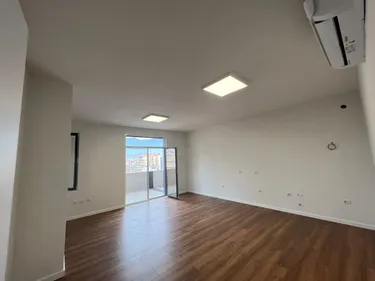 Foto von office zur miete Qender, Tiranë
