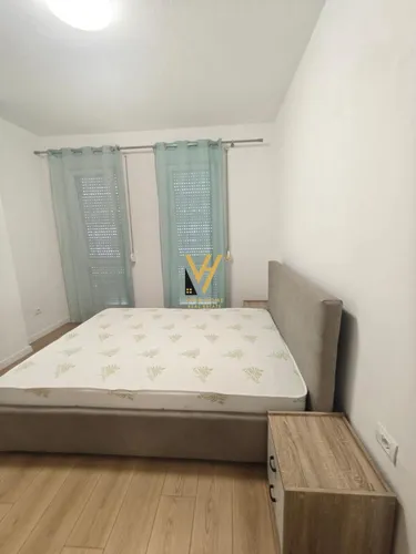 Fotografie Byt k pronájmu Univers City, Tiranë