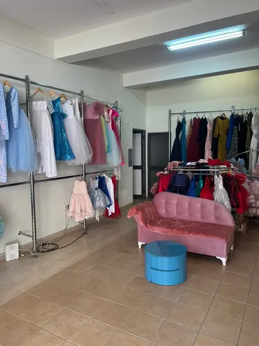Foto e Ambient biznesi me qera Komuna e Parisit, Tiranë