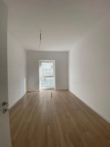 Zdjęcie office do wynajęcia Komuna e Parisit, Rruga Komuna e Parisit, Tiranë