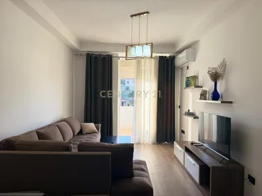Фото Квартира на продажу Pranë Gjykatës, Qendër, Durrës