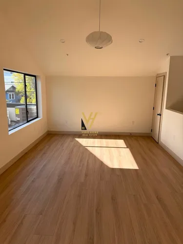 Фото Квартира на продажу Ish Bllok, Tiranë