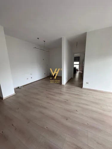 Zdjęcie office do wynajęcia Stacioni i Trenit, Bulevardi i Ri, Tiranë
