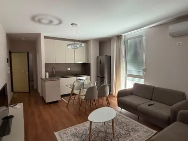Zdjęcie Mieszkanie do wynajęcia Rruga e Barrikadave, Tiranë