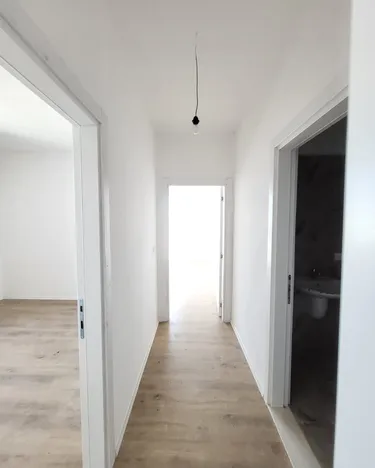 Zdjęcie Mieszkanie na sprzedaż Sauk i Vjeter, Tiranë