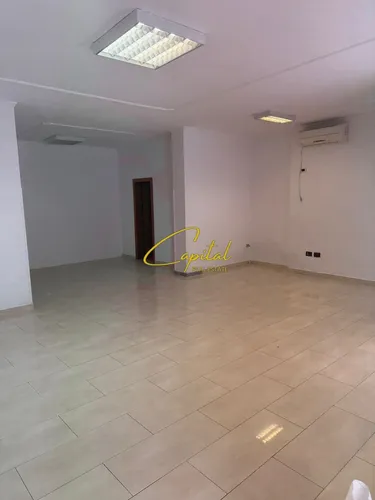 Foto e Zyrë me qera Sheshi Willson, Tiranë