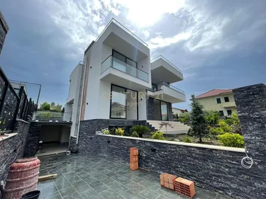 Фото vila на продажу Sauk, Pallati i Brigadës, Tiranë