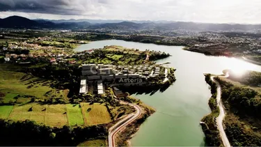 Foto di vila in vendita Farkë, Farka Lake Front, Tiranë