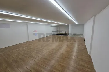 Fotografie shop k pronájmu Qendër Qyteti, Rruga e Kavajës, Tiranë