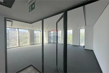 Fotografie shop k pronájmu Downtown One, Bulevardi Bajram Curri, Tiranë