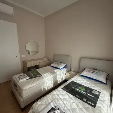 Fotografie Byt k pronájmu Kompleksi Delijorgji, Tiranë