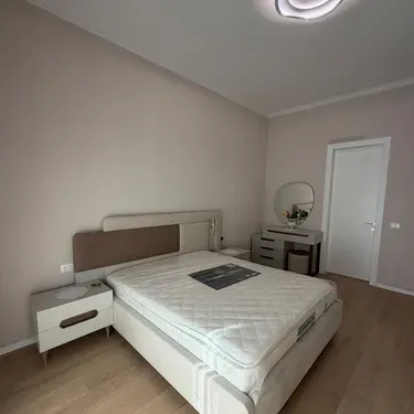 Fotografie Byt k pronájmu Kompleksi Delijorgji, Tiranë