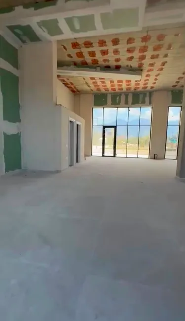 Foto di commercial in affitto Stacioni i Trenit, Tiranë
