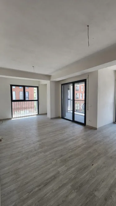 Фото Квартира на продажу Bulevardi i Ri, Tiranë