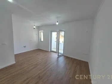 Фото Квартира на продажу Rruga Thanas Ziko, Tiranë