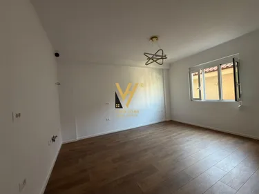 Фото Квартира на продажу Rruga Dritan Hoxha, Tiranë